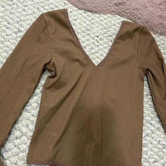 Two bodysuits - Picture 3 of 3